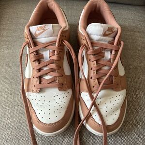 Nike Dunks Women’s